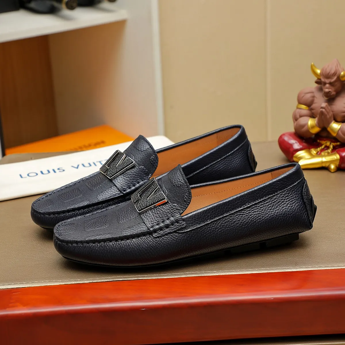 Men's shoes 💰360 💰 LV Louis Vuitton's top-quality Peaches men's shoes 💯Original copy of the official website, the upper is made of imported official website 1:1 material ❌Italian 🇮🇹 cowhide surface, imported pigskin lining. It’s definitely not made with ordinary craftsmanship, it’s the model used by celebrities! The factory’s craftsmanship is designed to create the most perfect shoes for trendy men! Colors available! 38-44 yards